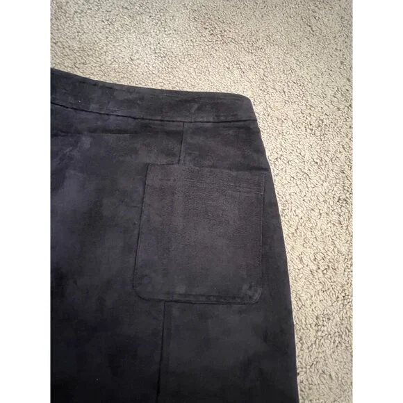 Old Navy Black Suede Utility Front Pocket Zipper Mini Skirt - Size 6 - Picture 7 of 9